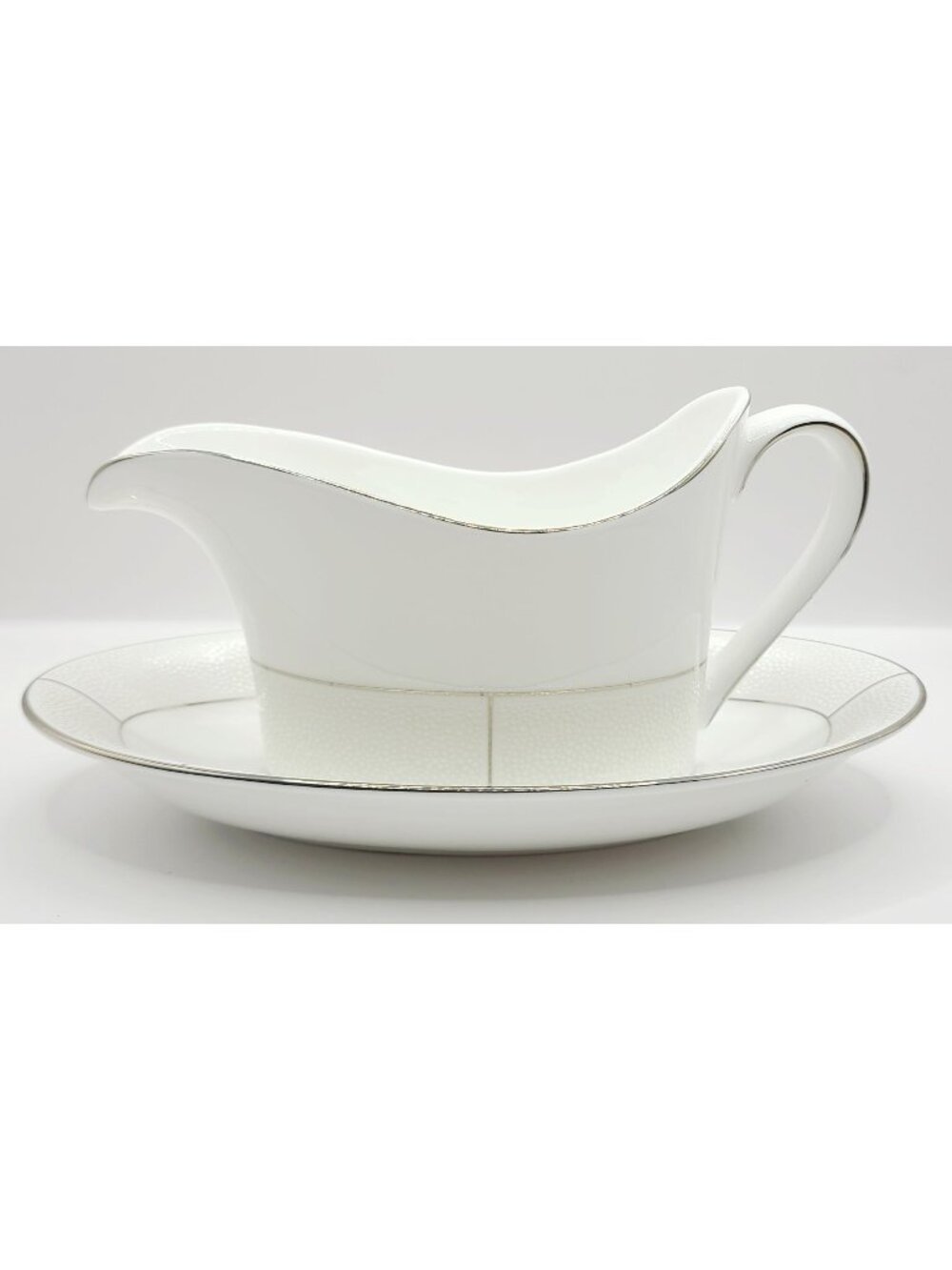 Wedgwood Shagreen Gravy Boat & Plate White Platinum Set New Opened Box NWT